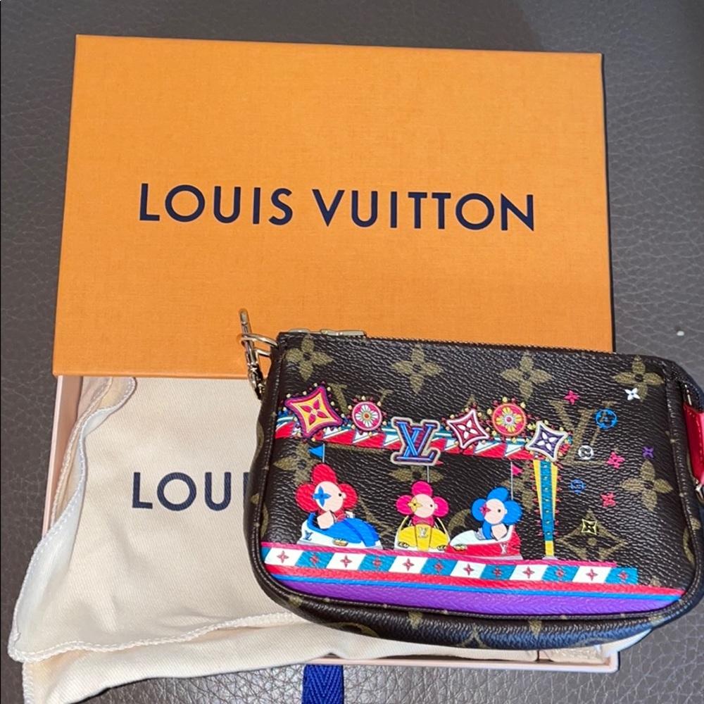 Louis Vuitton Mini Pochette Acessories - Picture 6 of 6